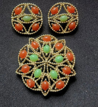 Load image into Gallery viewer, Sarah Coventry “Acapulco” vintage 1969 faux carnelian & jade demi-parure brooch & earrings set