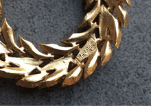 Load image into Gallery viewer, Vintage signed Crown Trifari gold laurel wreath brooch