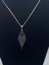 Load image into Gallery viewer, Celtic Ravens Norse Hugin and Munin birds zoomorphic knotwork silvertone pendant