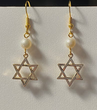 Load image into Gallery viewer, Freshwater pearl and goldtone Star of David earrings Jewish faith jewelry
