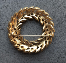 Load image into Gallery viewer, Vintage signed Crown Trifari gold laurel wreath brooch