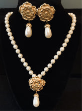 Load image into Gallery viewer, Vintage Avon Summerset Tudor Rose gripoix gold and faux pearl pierced earrings