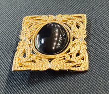 Load image into Gallery viewer, Vintage Gilded Age Victorian Art Nouveau ornate gold filigree onyx brooch
