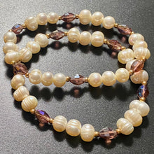 Load image into Gallery viewer, Freshwater baroque pearl and purple crystal bracelet