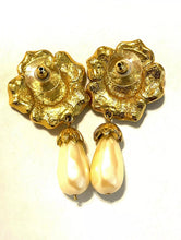 Load image into Gallery viewer, Vintage Avon Summerset Tudor Rose gripoix gold and faux pearl pierced earrings