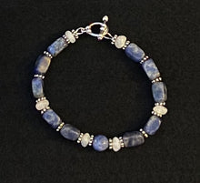 Load image into Gallery viewer, Sodalite and moonstone bracelet