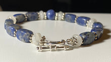 Load image into Gallery viewer, Sodalite and moonstone bracelet