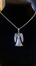 Load image into Gallery viewer, Doctor Who fan Weeping Angel pendant