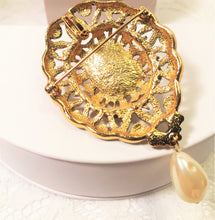 Load image into Gallery viewer, Vintage Avon ornate gold oval brooch / pendant w faux pearl cabochon and teardrop pearl dangle