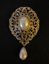 Load image into Gallery viewer, Vintage Avon ornate gold oval brooch / pendant w faux pearl cabochon and teardrop pearl dangle