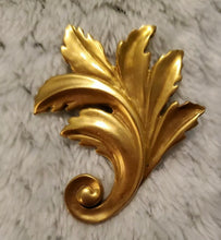 Load image into Gallery viewer, Vintage MMA Metropolitan Museum of Art 24K gold plated Acanthus Leaf brooch / pendant
