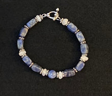 Load image into Gallery viewer, Sodalite and moonstone bracelet
