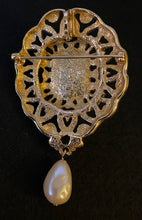 Load image into Gallery viewer, Vintage Avon ornate gold oval brooch / pendant w faux pearl cabochon and teardrop pearl dangle
