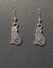 Load image into Gallery viewer, Spiral Kitty: silvertone cat earrings
