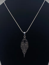 Load image into Gallery viewer, Celtic Ravens Norse Hugin and Munin birds zoomorphic knotwork silvertone pendant
