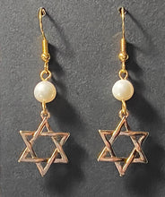Load image into Gallery viewer, Freshwater pearl and goldtone Star of David earrings Jewish faith jewelry
