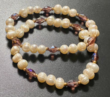 Load image into Gallery viewer, Freshwater baroque pearl and purple crystal bracelet
