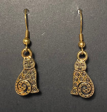 Load image into Gallery viewer, Spiral Kitty: goldtone cat earrings
