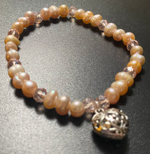 Load image into Gallery viewer, Pink freshwater pearl and crystal heart bracelet
