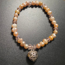 Load image into Gallery viewer, Pink freshwater pearl and crystal heart bracelet
