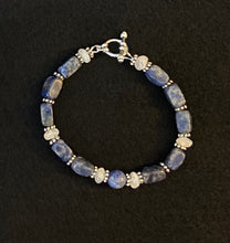 Load image into Gallery viewer, Sodalite and moonstone bracelet
