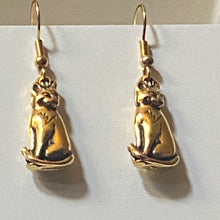 Load image into Gallery viewer, Sitting Kitty: goldtone cat earrings
