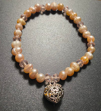 Load image into Gallery viewer, Pink freshwater pearl and crystal heart bracelet
