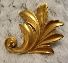 Load image into Gallery viewer, Vintage MMA Metropolitan Museum of Art 24K gold plated Acanthus Leaf brooch / pendant
