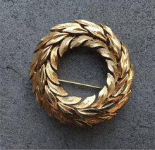 Load image into Gallery viewer, Vintage signed Crown Trifari gold laurel wreath brooch
