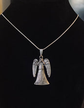 Load image into Gallery viewer, Doctor Who fan Weeping Angel pendant
