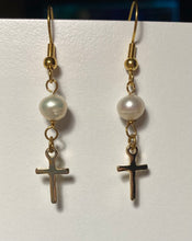 Load image into Gallery viewer, Small goldtone cross earrings with freshwater pearl
